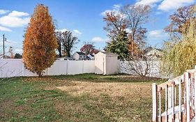 Cheerful 5 Bedroom House Centreally Located .